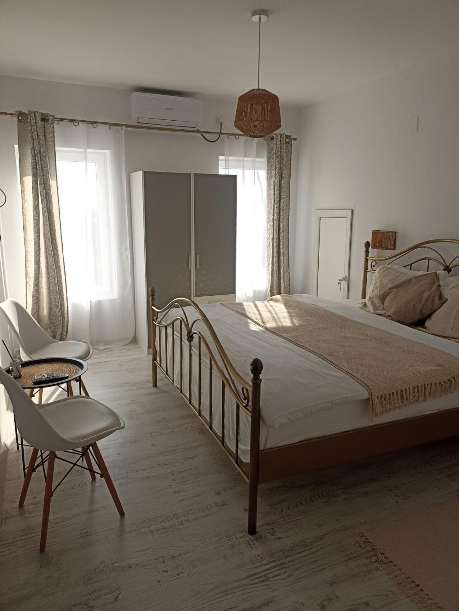 Basarabi Tina Guest House מראה חיצוני תמונה